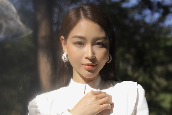 Bùi Dương Thái Hà hát về cô đơn trong MV đẹp như phim Hàn - VietNamNet